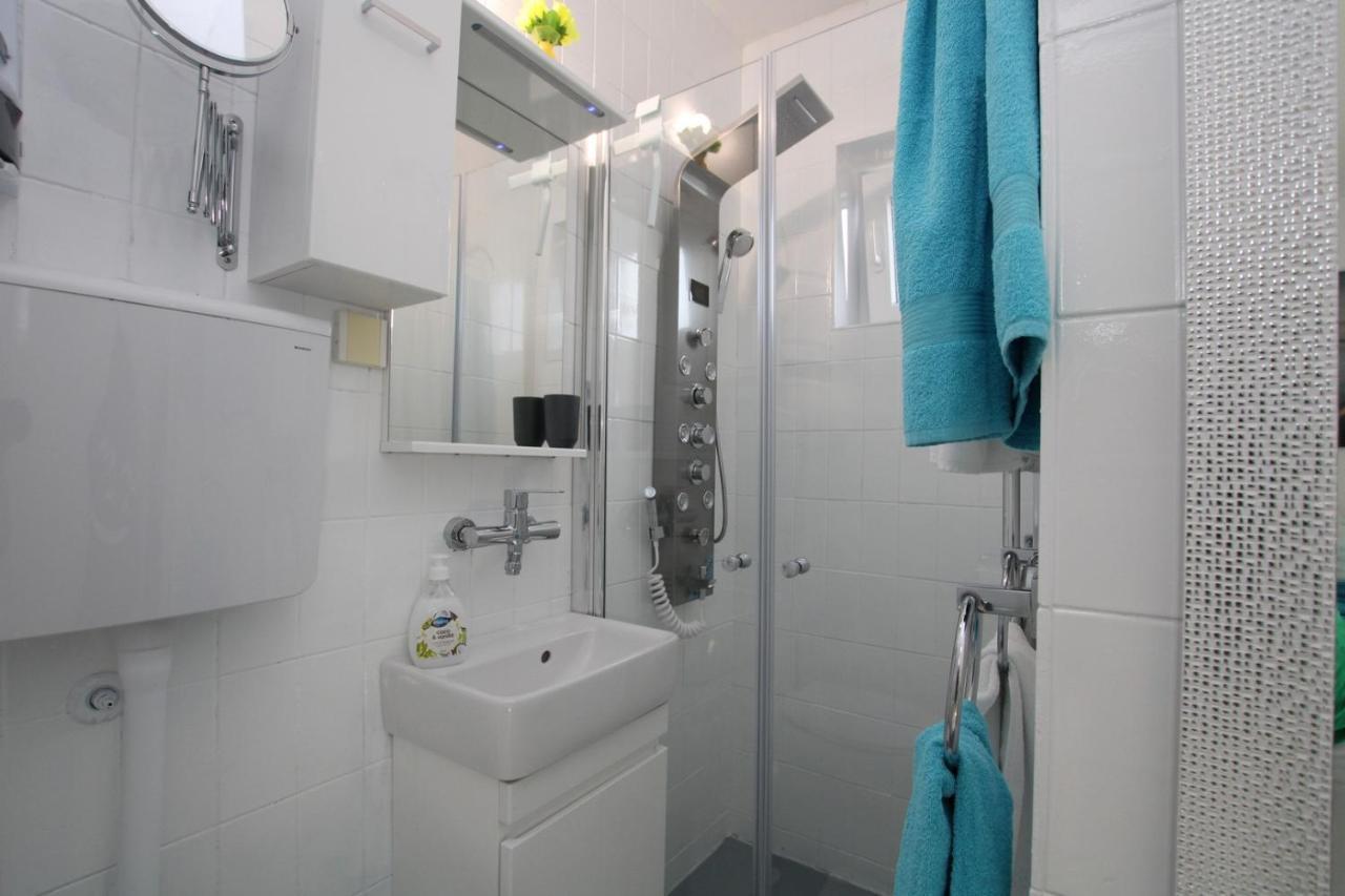 Blue Adria Suites Porec Esterno foto